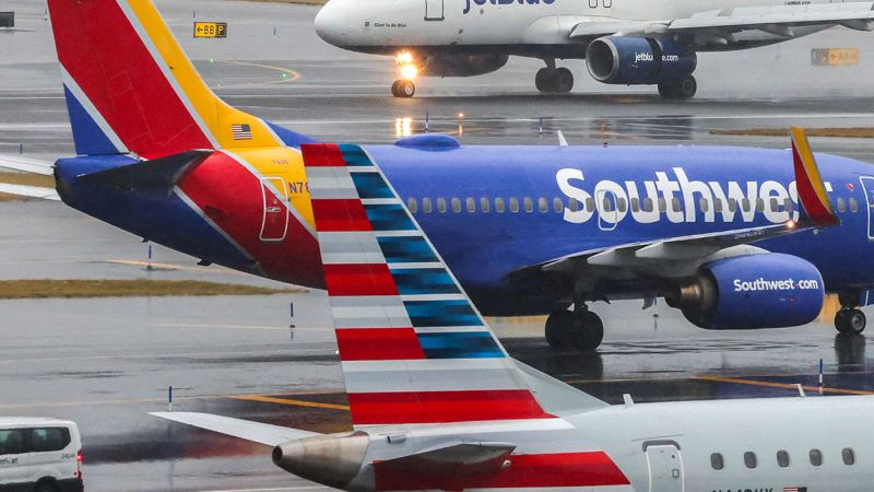 Voo Southwest: Um passageiro e um comissário ficaram feridos durante forte turbulência Voo Southwest: Um passageiro e um comissário ficaram feridos durante forte turbulência