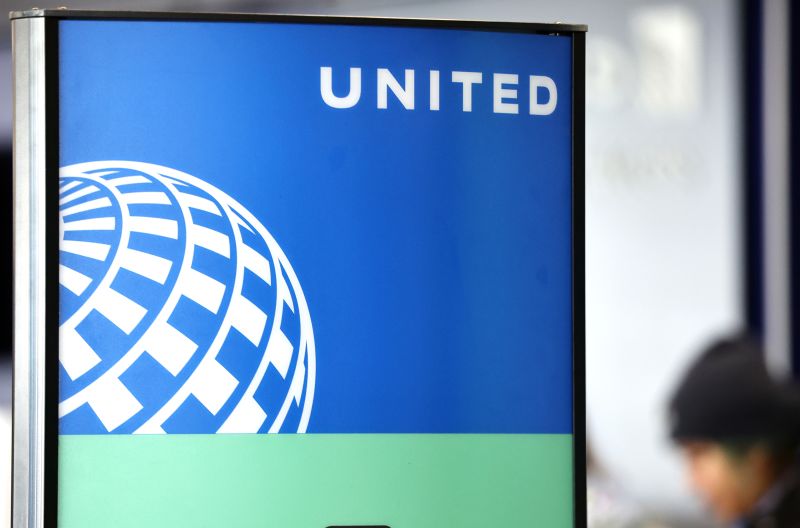 United Airlines Plane Makes Emergency Landing In Los Angeles Due   Gettyimages 1918053784 