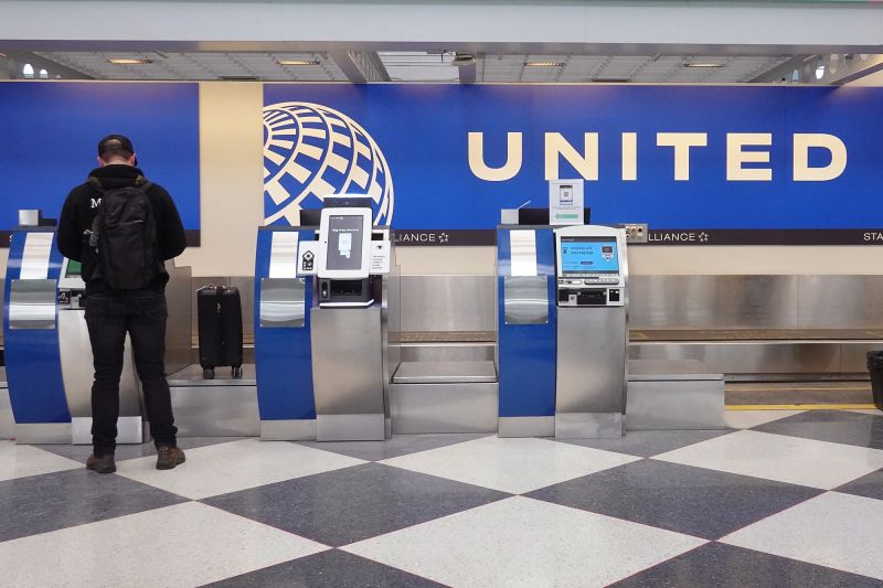 United Airlines Boeing loses wheel shortly after takeoff