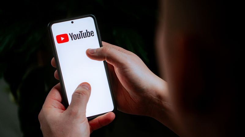 Защо отвратителен видеоклип в YouTube на предполагаема обезглавена глава беше оставен онлайн с часове?