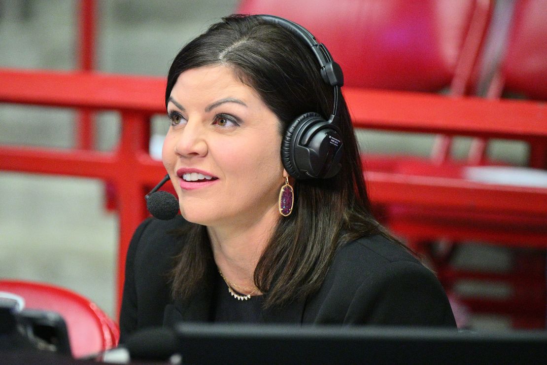 Jenny Cavnar became the first female play-by-play announcer for an MLB team.