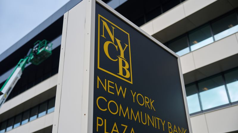 ニューヨーク・コミュニティ銀行の株価は、金融機関が預金が増加したと発表したことを受けてプラスに転じた