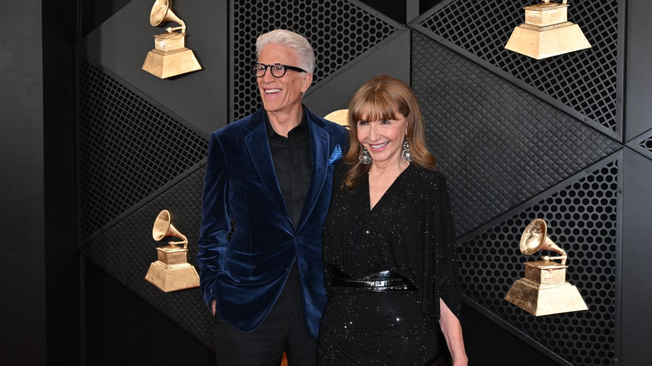 (From left) Ted Danson and Mary Steenburgen at the 2024 Grammy Awards in Los Angeles.