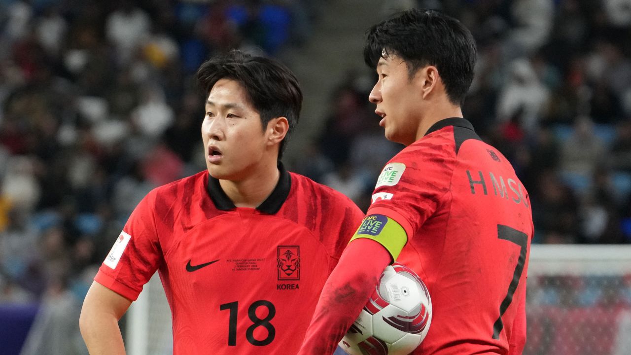 AL WAKRAH, QATAR - FEBRUARY 02: Son Heung-Min of South Korea looks on before he scores the second goal during the AFC Asian Cup quarter final match between Australia and South Korea at Al Janoub Stadium on February 02, 2024 in Al Wakrah, Qatar. (Photo by Masashi Hara/Getty Images)