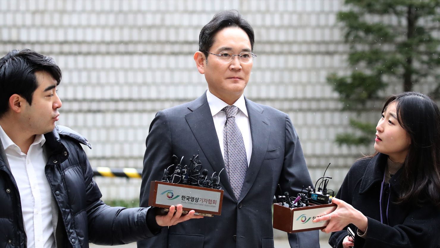 Samsung Electronics boss Lee Jae-yong arrives at the Seoul Central District Court on February 5, 2024.