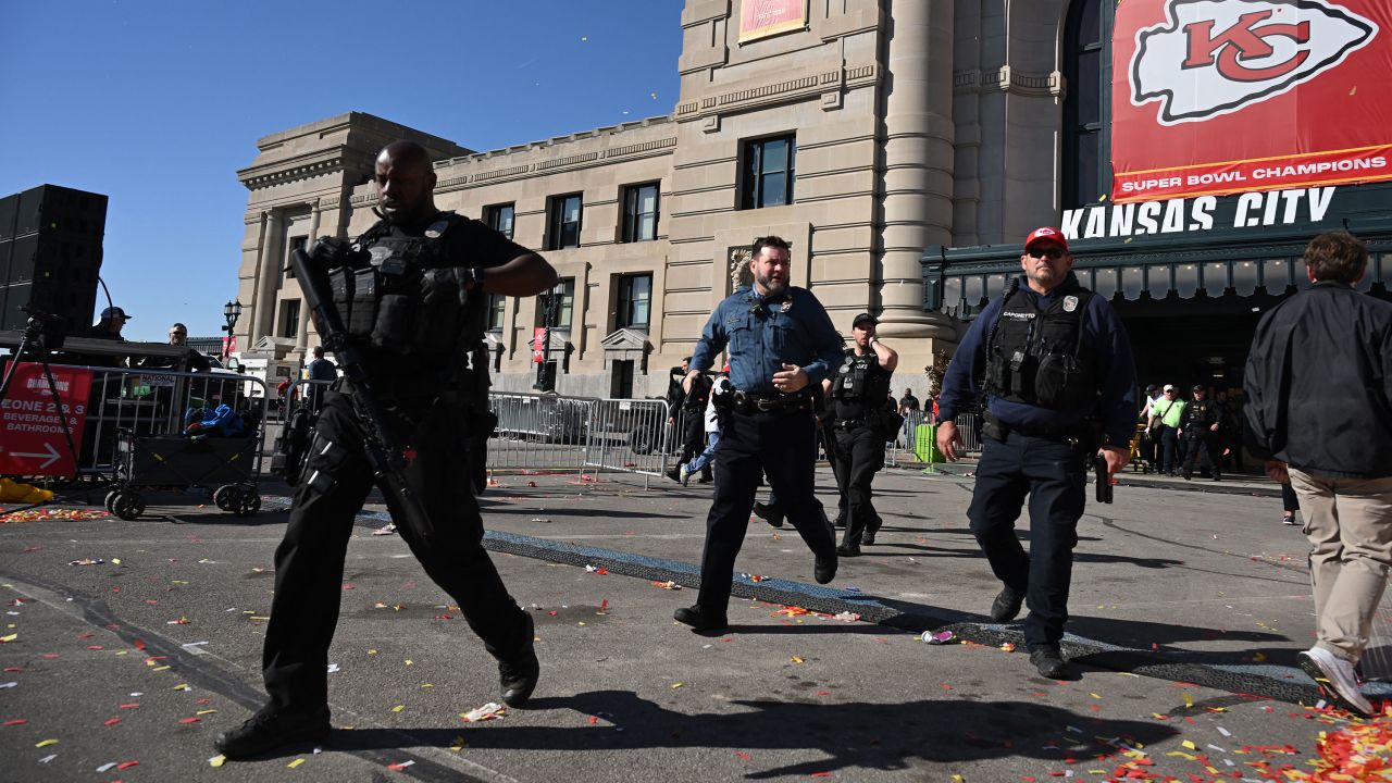 Police respond after shots were fired near the Kansas City Chiefs' Super Bowl LVIII victory parade on February 14, 2024, in Kansas City, Missouri. (Photo by ANDREW CABALLERO-REYNOLDS / AFP) (Photo by ANDREW CABALLERO-REYNOLDS/AFP via Getty Images)