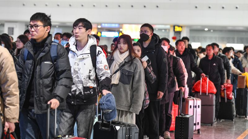 Китай отчита „рекордни“ данни за ваканционните пътувания. Но потребителските разходи все още не се връщат обратно