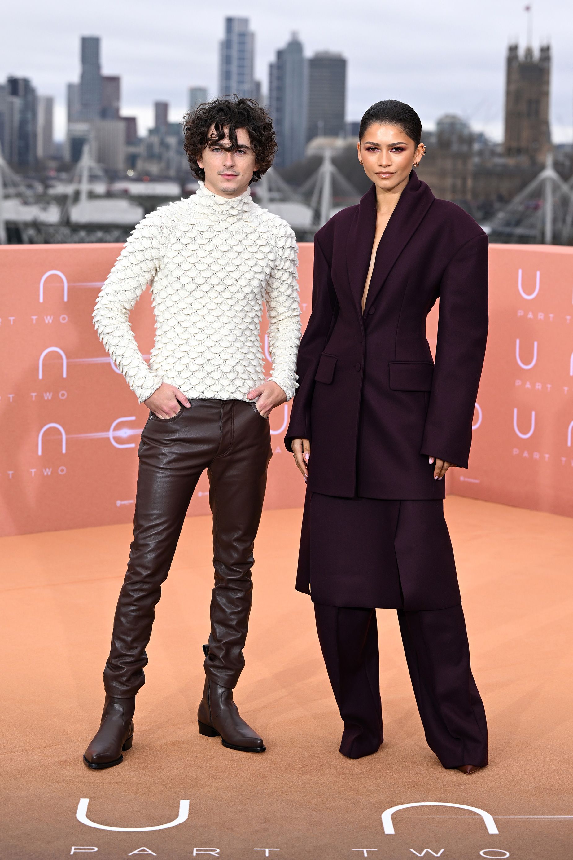 Chalamet en Bottega Veneta y Zendaya en Roksanda en un photocall en Londres el 14 de febrero. (Créditos: Jeff Spicer/Getty Images)