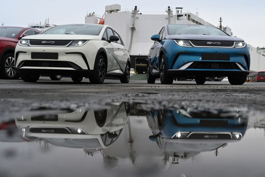 Two new cars of the "Dolphin" model from Chinese car manufacturer BYD.