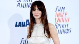 SANTA MONICA, CALIFORNIA - FEBRUARY 25: Anne Hathaway attends the 2024 Film Independent Spirit Awards on February 25, 2024 in Santa Monica, California. (Photo by Monica Schipper/Getty Images)