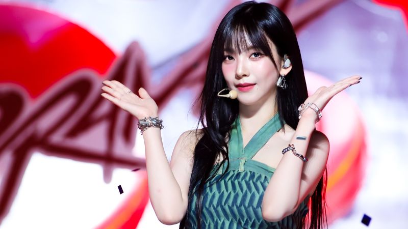 K-pop звезда прекратява връзката седмици след като предизвика негативна реакция на феновете