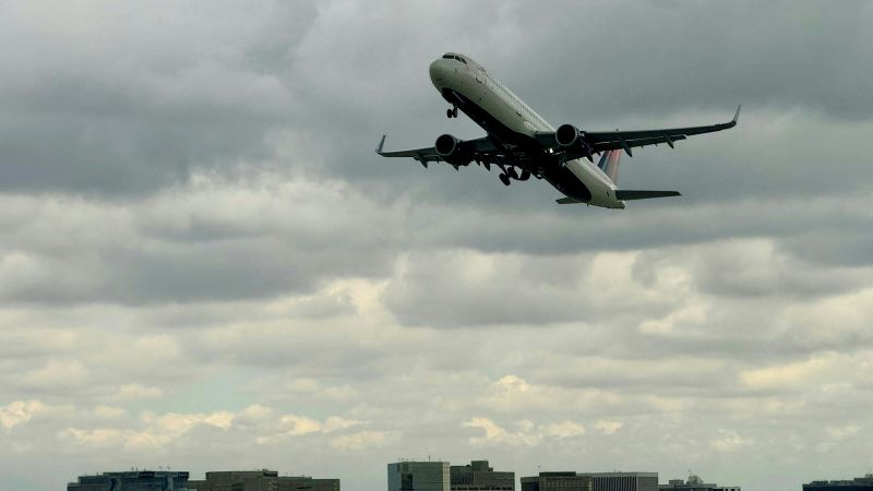 Airlines file lawsuit against DOT over new regulations mandating fee transparency