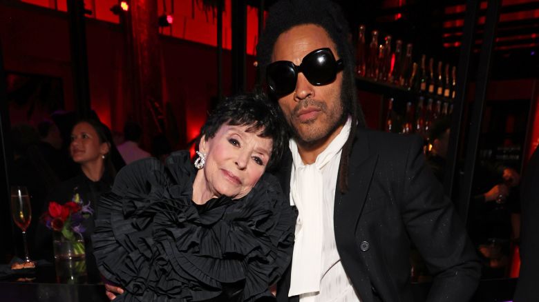 BEVERLY HILLS, CALIFORNIA - MARCH 10: EXCLUSIVE ACCESS, SPECIAL RATES APPLY. (L-R) Rita Moreno and Lenny Kravitz attend the 2024 Vanity Fair Oscar Party Hosted By Radhika Jones at Wallis Annenberg Center for the Performing Arts on March 10, 2024 in Beverly Hills, California. (Photo by Kevin Mazur/VF24/WireImage for Vanity Fair)