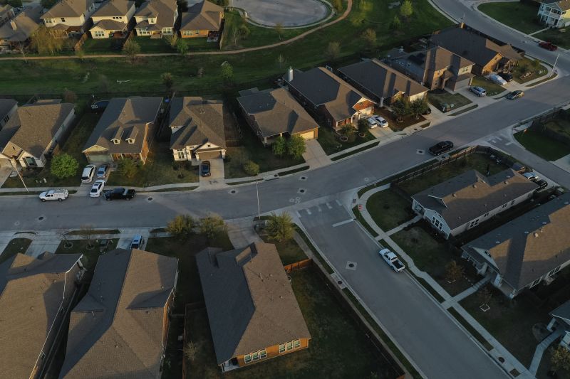 cnn.com - Samantha Delouya - US housing market: War with Iran drives US mortgage rates higher for fourth-straight week | CNN Business