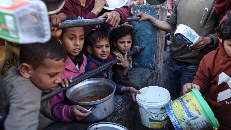 Гладът е неизбежен в северната част на Газа където 70