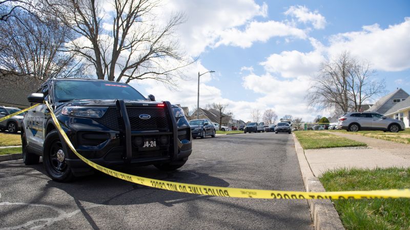 Un homme de Pennsylvanie soupçonné du meurtre de 3 personnes est en détention, selon la police