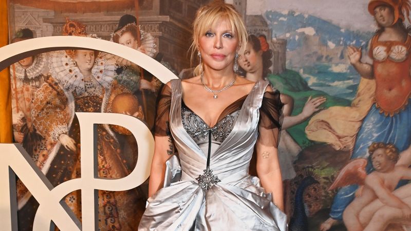 Look of the Week: Courtney Love is a punk princess at London’s National Portrait Gallery