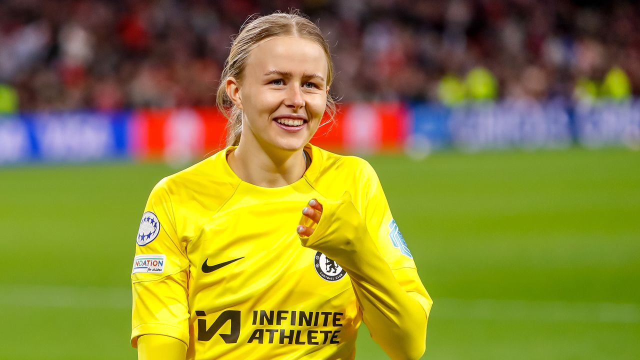 Goalkeeper Hannah Hampton of Chelsea celebrate the win during the UEFA Women's Champions League quarter-finals leg 1 match between AFC Ajax and Chelsea at Johan Cruijff ArenA on March 19, 2024 in Amsterdam, Netherlands.