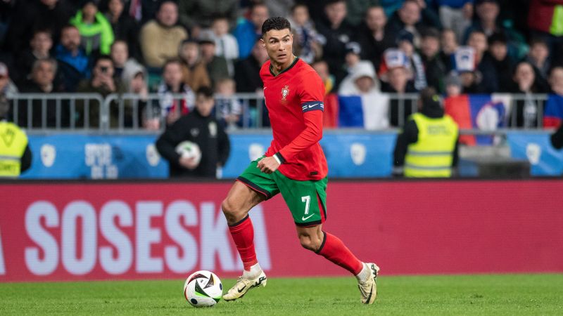 Кристиано Роналдо ще играе на 11-ия международен турнир, след като 39-годишният влезе в състава на Португалия за Евро 2024