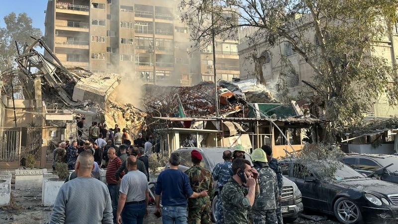 İran, İsrail'i Suriye'deki bir konsolosluğa düzenlenen hava saldırısında İranlı askeri liderleri ve diğerlerini öldürmekle suçluyor