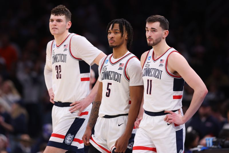 Uconn men's basketball news discount