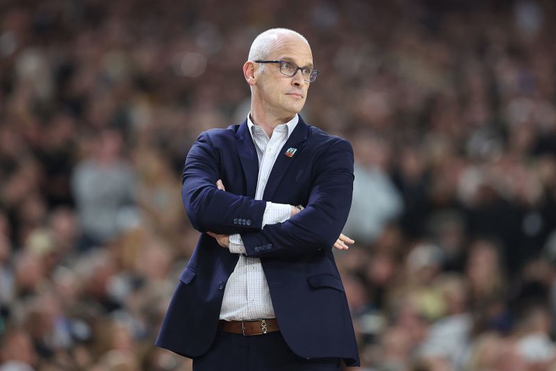 How Tall is Dan Hurley, UConn Basketball Coach?