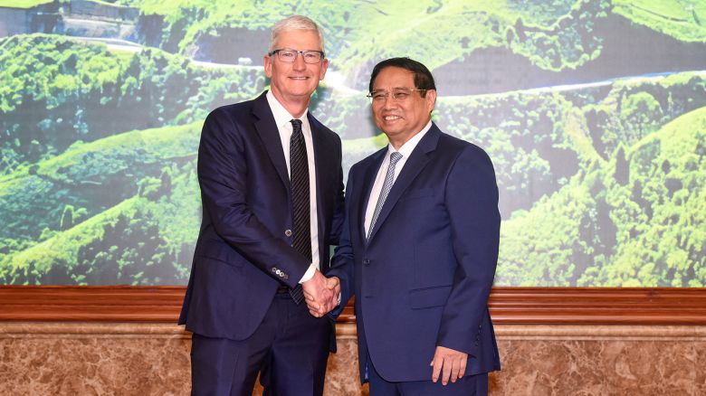 Vietnam's Prime Minister Pham Minh Chinh (left) and Apple CEO Tim Cook (right) during a meeting in Hanoi, Vietnam on April 16, 2024.