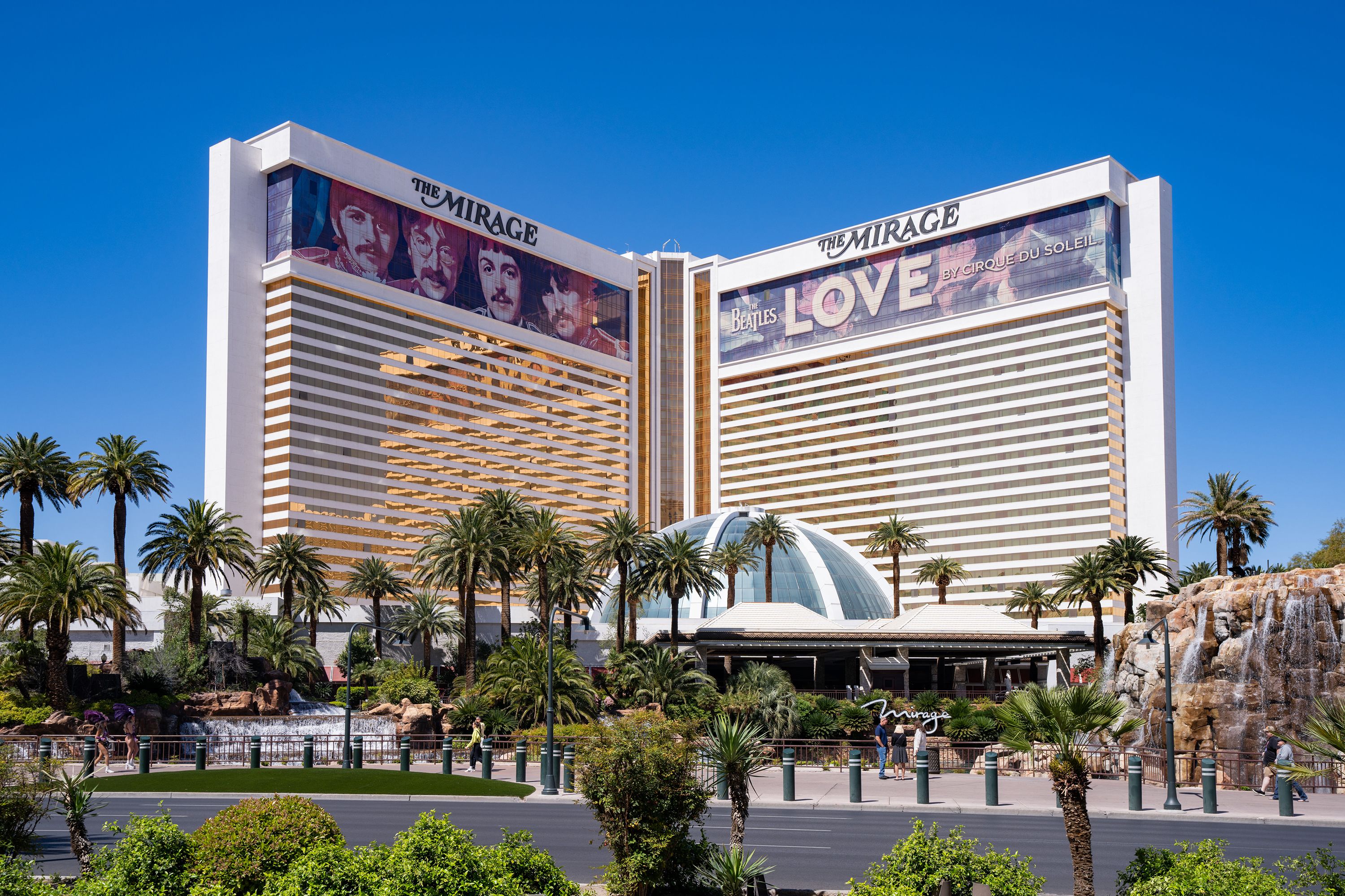 The iconic Mirage in Las Vegas is closing after 34 years | CNN Business