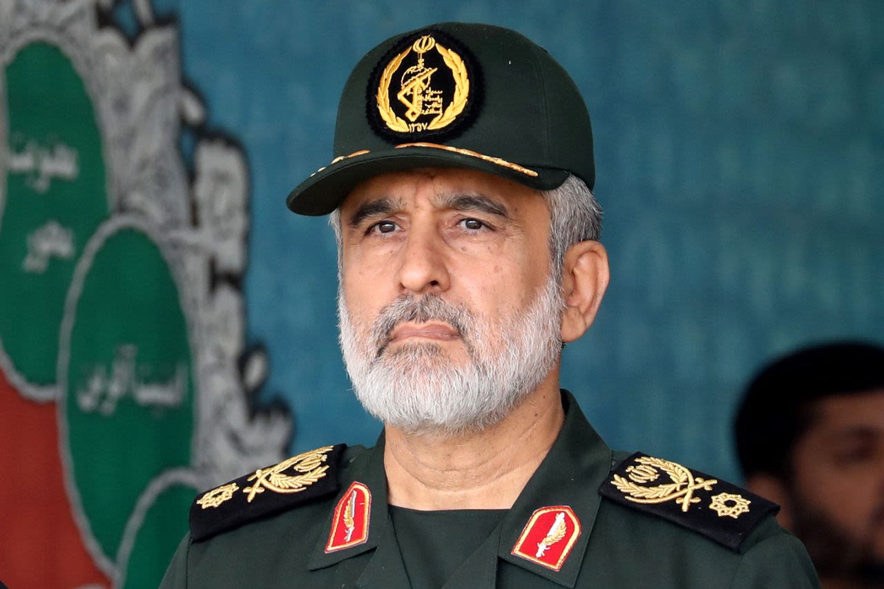 El comandante iraní de la Fuerza Aeroespacial del Cuerpo de la Guardia Revolucionaria Islámica, Amir Ali Hajizadeh, asiste a un desfile militar en Teherán, el 17 de abril de 2024.