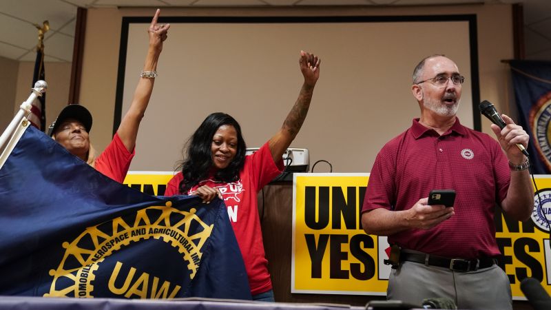 Read more about the article The anti-union South is starting to crack – CNN