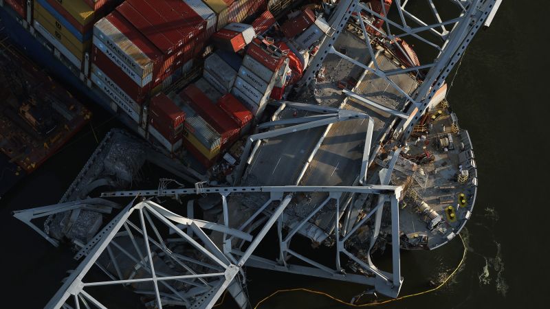 Енергийната система на кораба и прекъсвачите са фокус на сондата за срутване на Key Bridge, казват следователите