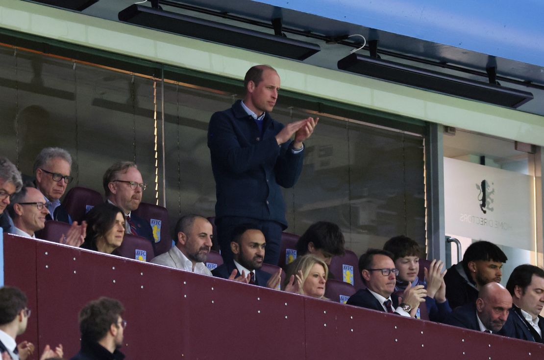 Royal-watchers were thrilled to see Prince William at the game on Thursday evening. eiqduidqhiqrdinv