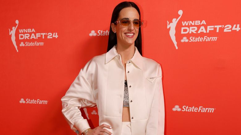 NEW YORK, NEW YORK - APRIL 15: Caitlin Clark arrives prior to the 2024 WNBA Draft at Brooklyn Academy of Music on April 15, 2024 in New York City. (Photo by Sarah Stier/Getty Images)