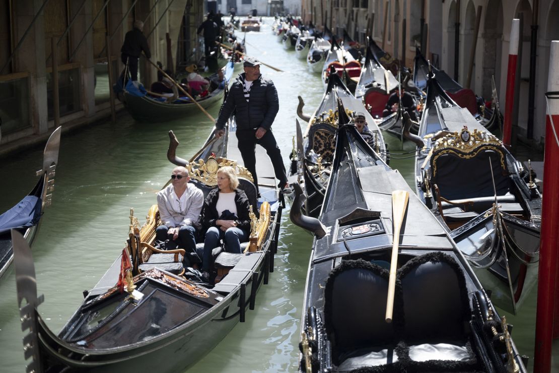 Gondola rides are one of the unique Venice attractions that have tourists flooding the city year-round.