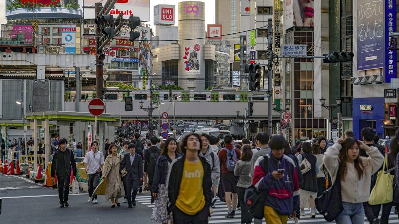 Един от най популярните туристически квартали на Токио предприема стъпки