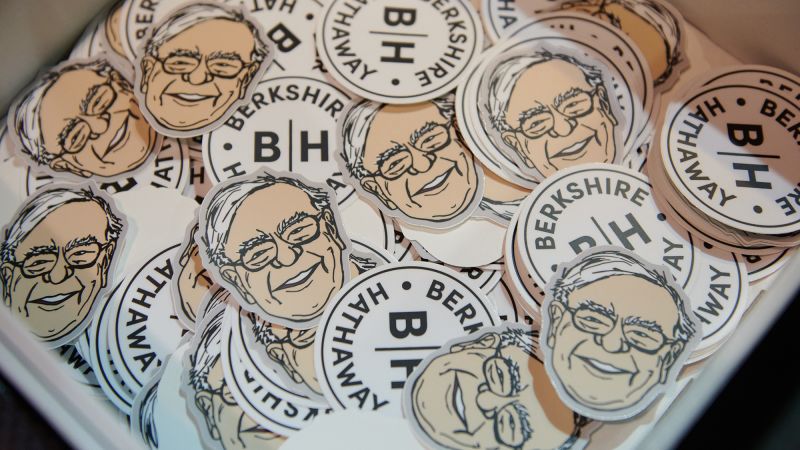 Warren Buffett talks tariffs, succession at annual Berkshire Hathaway meeting