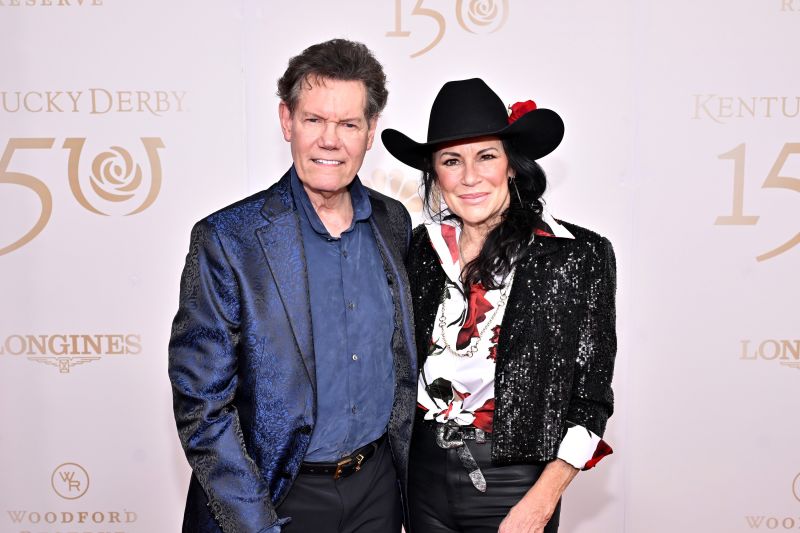 Randy Travis lost his voice after a stroke. Now AI has enabled him to  release a new song | CNN