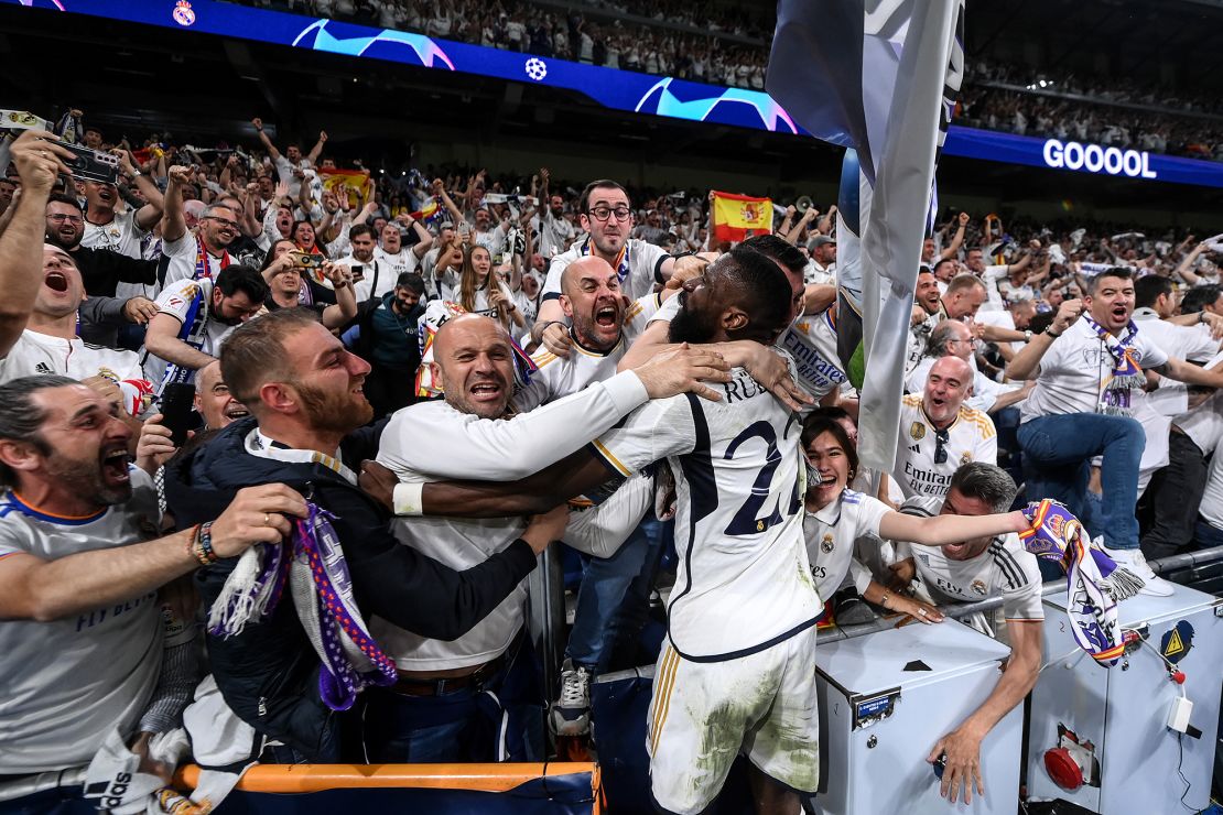 Fans inside the Santiago Bernabéu erupted as Real Madrid won the dramatic match.