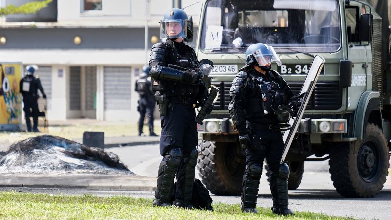 Австралия и Нова Зеландия изпращат евакуационни полети до Нова Каледония след седмица на смъртоносни бунтове