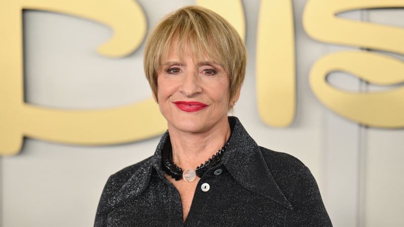 Patti Lupone се извинява за „неуважителни“ коментари, направени за колегите от Бродуей Актьори по време на интервю за нюйоркчанин 