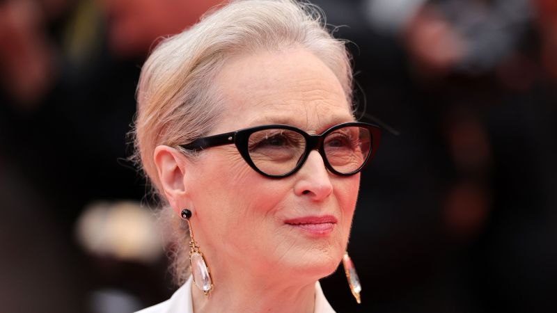 The story of how Meryl Streep evacuated her home during the LA wildfires is harrowing