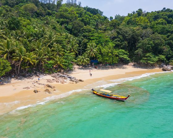 <strong>2. Banana Beach, Phuket, Thailand.</strong> Ideal for boating and parasailing, the waters here are also teeming with colorful coral and fish.
