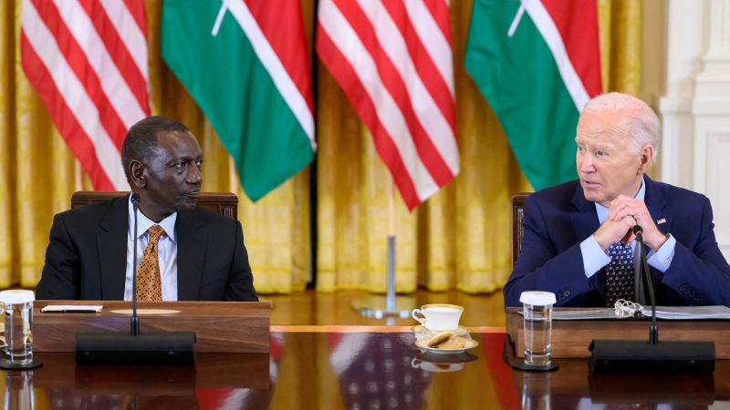Байдън се стреми да се противопостави на влиянието на Китай, докато разстила червения килим за Кения