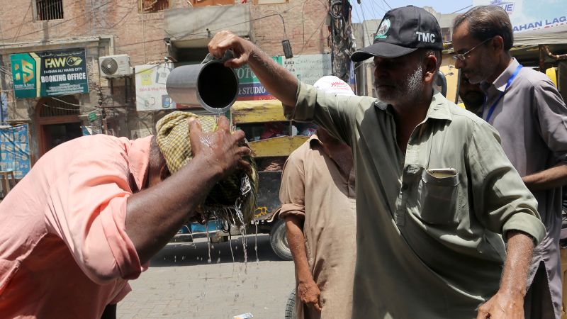 Pakistan: Die Temperaturen übersteigen 125 Grad Fahrenheit, während die Hitzewelle Sindh heimsucht