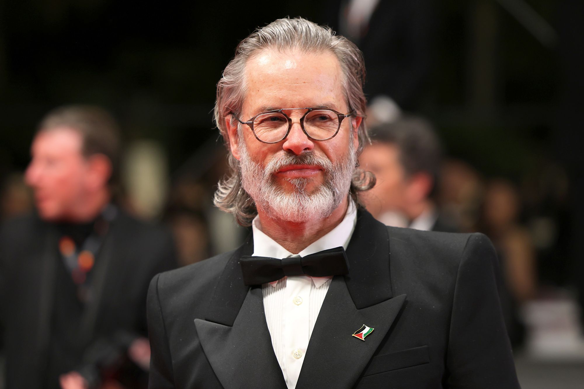 ‘its A Disgrace Actor Guy Pearce Responds To Vanity Fair Frances Edit Of Palestine Flag Pin