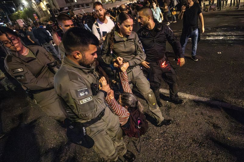 Police And Protesters Clash In Tel Aviv As Rallies Across Israel Demand ...