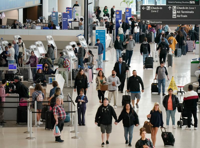 TSA Sets New Record Friday For Most Travelers Screened In A Single Day ...