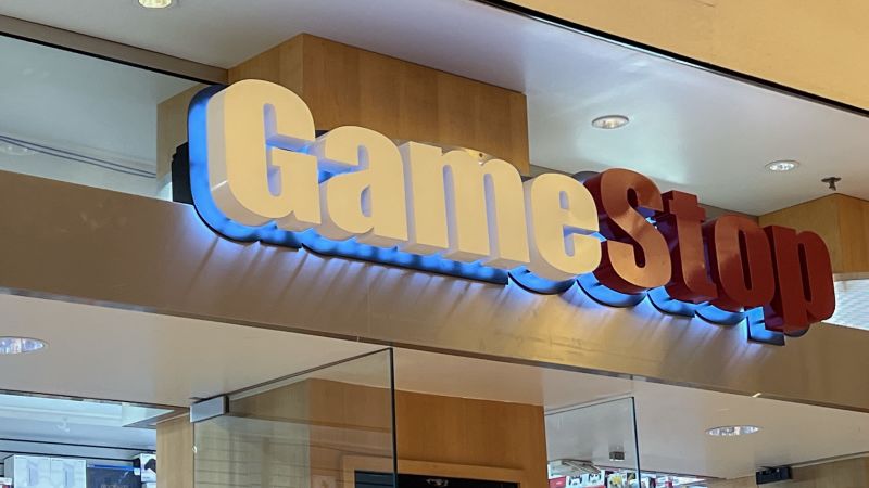 Акциите в GameStop скочиха с почти 73 в предпазарната търговия
