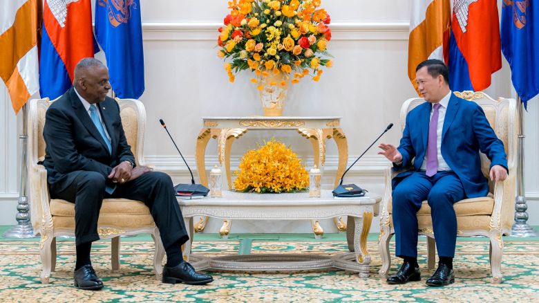 US Defence Secretary Lloyd Austin (L) listens as Cambodia's Prime Minister Hun Manet (R) speaks during a meeting at the Peace Palace in Phnom Penh on June 4, 2024. (Photo by POOL / AFP) (Photo by STR/POOL/AFP via Getty Images)