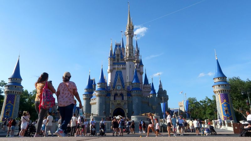 Disney Parks са най новият бизнес който се сблъсква със